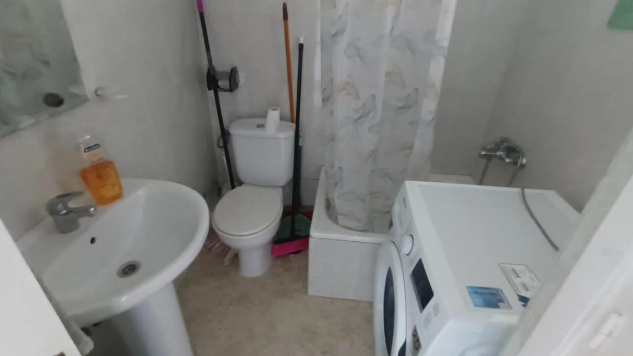 Nuevo Apto Hasta 6 Personas Muy Cerca De Playa Levante Con Jardines Y Gran Piscina , Pista De Tennis Y Futbol Deportes Y Zona Infantil ,en Urbanizacion Con Parking Apartment
