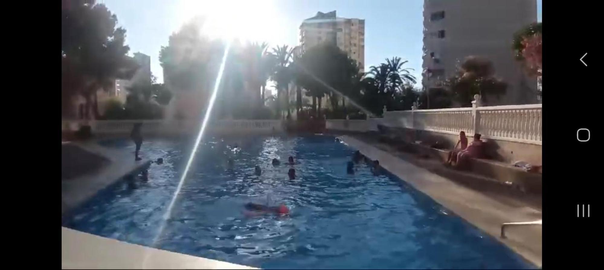 Nuevo Apto Hasta 6 Personas Muy Cerca De Playa Levante Con Jardines Y Gran Piscina , Pista De Tennis Y Futbol Deportes Y Zona Infantil ,en Urbanizacion Con Parking *