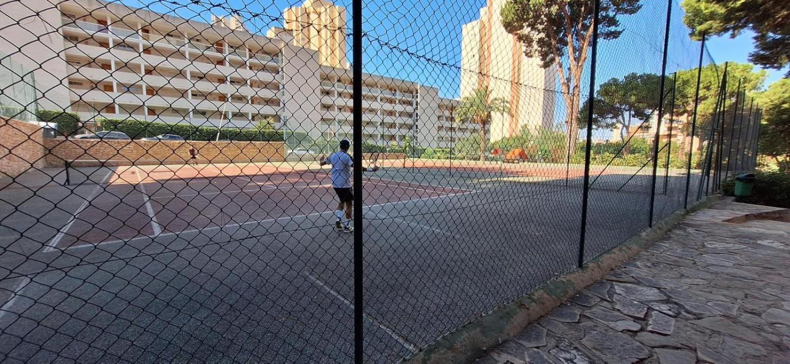 Nuevo Apto Hasta 6 Personas Muy Cerca De Playa Levante Con Jardines Y Gran Piscina , Pista De Tennis Y Futbol Deportes Y Zona Infantil ,en Urbanizacion Con Parking Apartment Benidorm